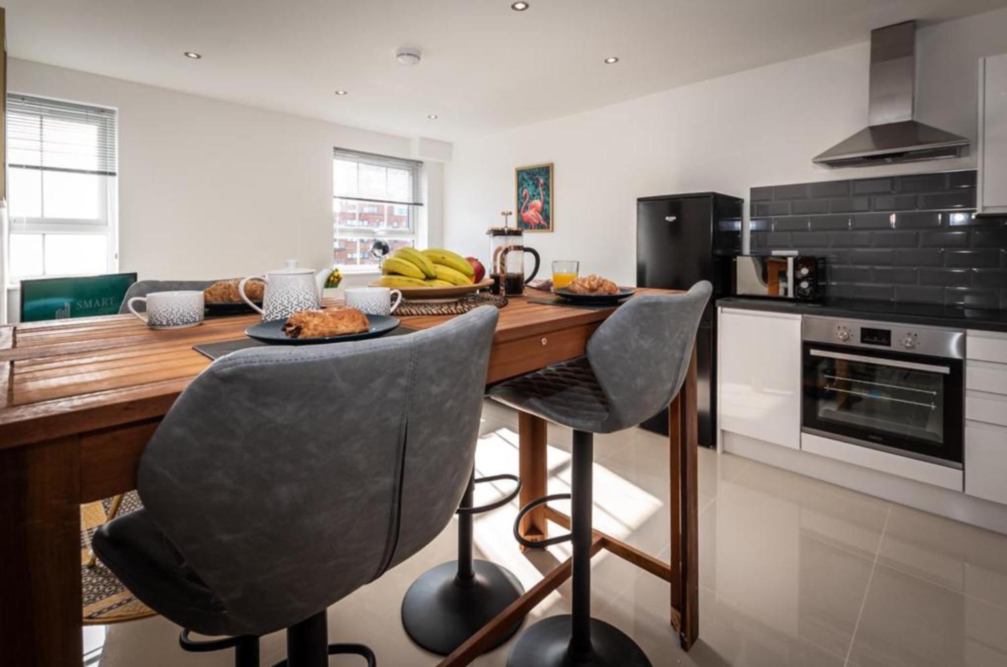 Relaxing Atlantic Mansions By Smart Apartments Short Lets & Serviced Accommodation Apartment Southampton With Free Wifi Exterior photo